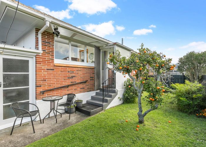 Free property data for 4/1106 New North Road, Mount Albert, Auckland homes.co.nz