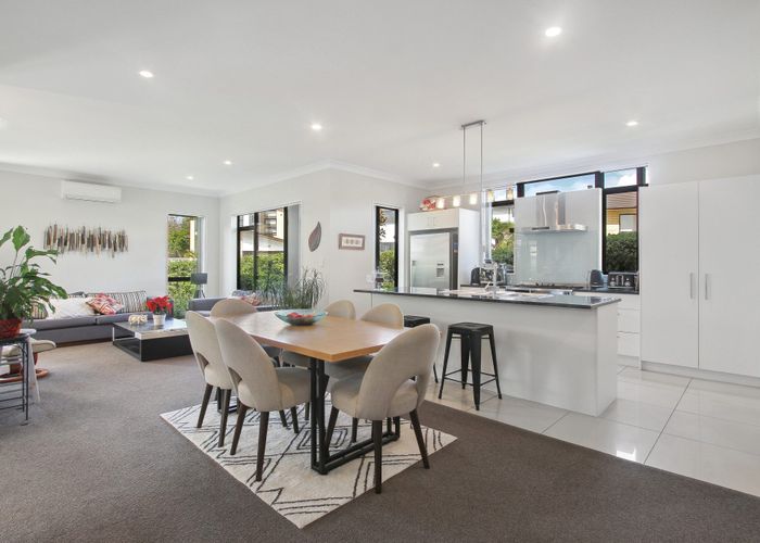  at 22 Midhurst Avenue, Henderson, Auckland