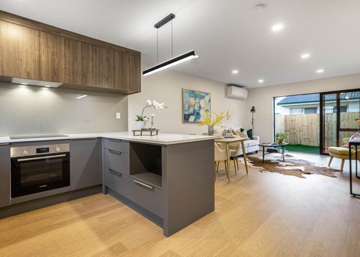  at 7/36 Edmonton Road, Henderson, Waitakere City, Auckland