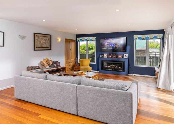  at 43A Rock Isle Road, Torbay, Auckland