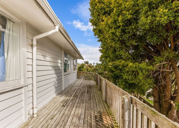  at 18 Lilburn Crescent, Massey, Auckland