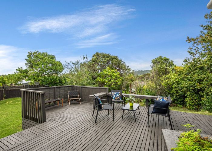  at 6 Tauhara Street, Green Bay, Auckland
