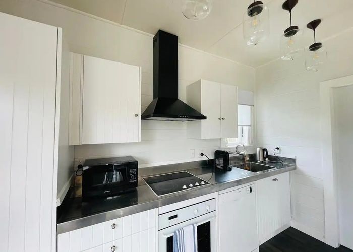  at 6 Kapiti Lane, Otaki Beach, Otaki