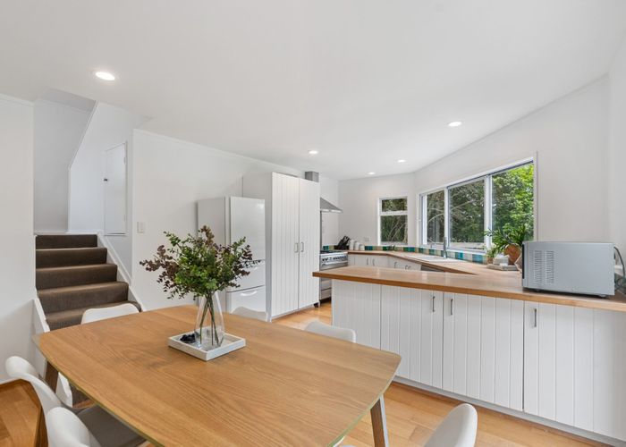  at 2/12 Bulwer Street, Devonport, Auckland