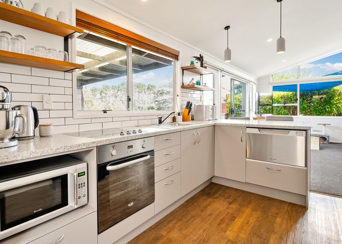  at 3 Thomas Avenue, Te Atatu Peninsula, Auckland
