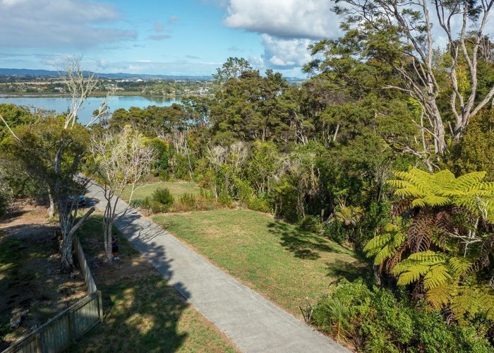  at 5A Chatham Avenue, Paremoremo, North Shore City, Auckland