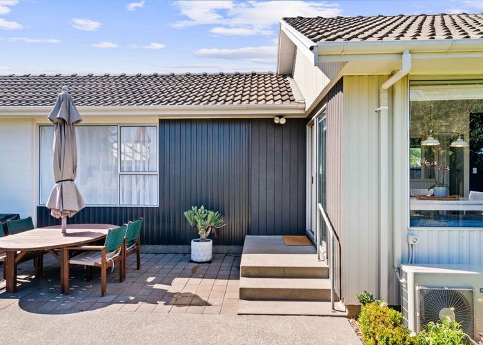  at 37 Oakley Crescent, Hornby, Christchurch