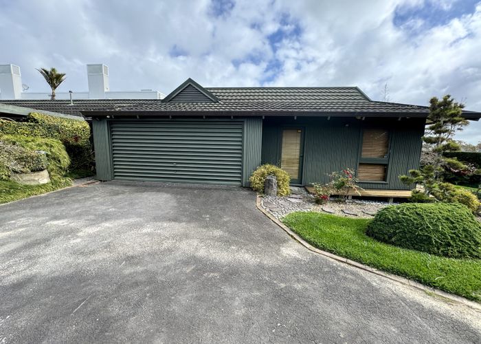  at 10 Marine Terrace, Bayswater, North Shore City, Auckland