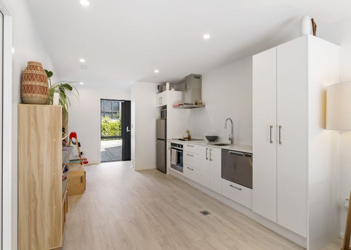 at 7/27 Price Crescent, Mount Wellington, Auckland