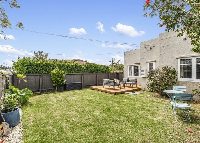  at 4 Barrack Road, Mount Wellington, Auckland City, Auckland