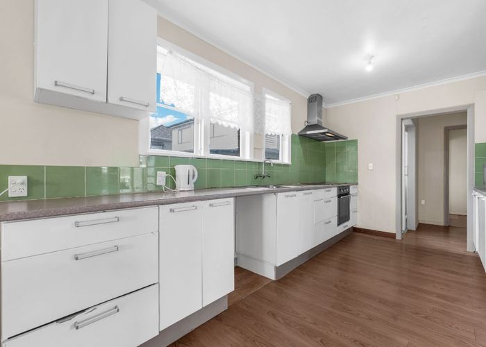  at 11 Netherlands Avenue, Kelston, Auckland