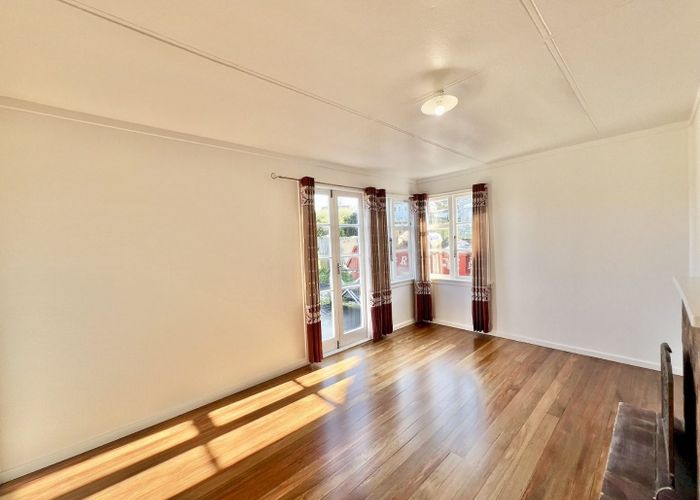  at 2 Plumpton Ave, Mount Roskill, Auckland City, Auckland