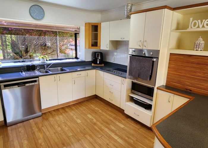  at 8 Frank Frethey Place, Highlands Park, New Plymouth, Taranaki