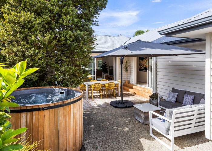  at 6 Denby Lane, Northcote Point, Auckland