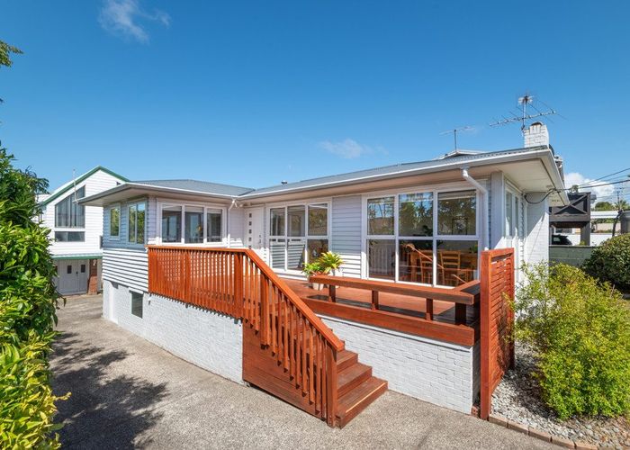  at 1/30 Sunrise Avenue, Mairangi Bay, North Shore City, Auckland