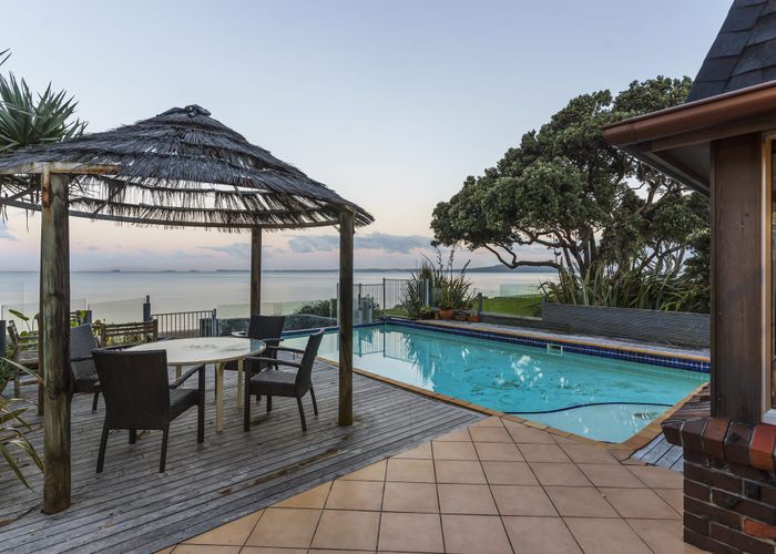 For sale 14 The Esplanade, Campbells Bay, North Shore City, Auckland