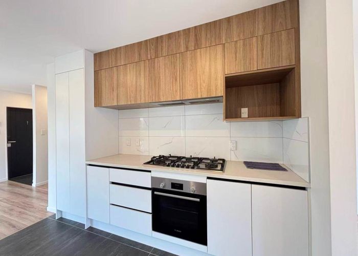  at 8 Seelie Court, Flat Bush, Manukau City, Auckland