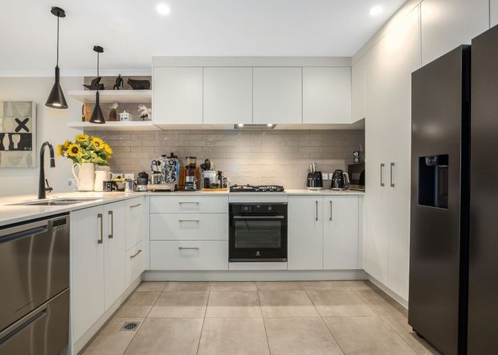  at 5 Breakwater Way, Whitby, Porirua