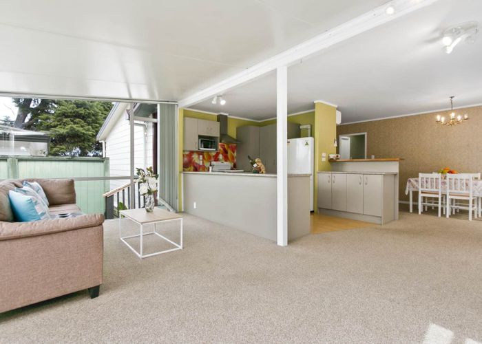 at 37 Takapu Street, Henderson, Waitakere City, Auckland