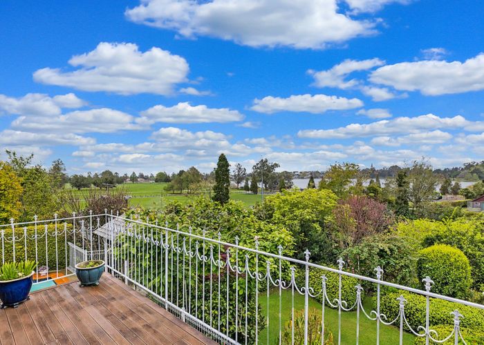  at 150 Lake Crescent, Hamilton Lake, Hamilton, Waikato