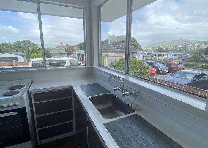  at 4/12 Jillett Street, Titahi Bay, Porirua