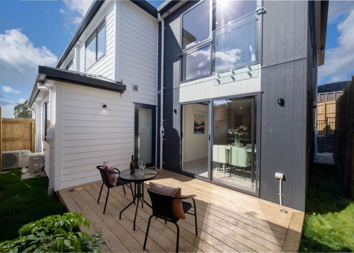  at 7B Maroubra Place, Botany Downs, Manukau City, Auckland