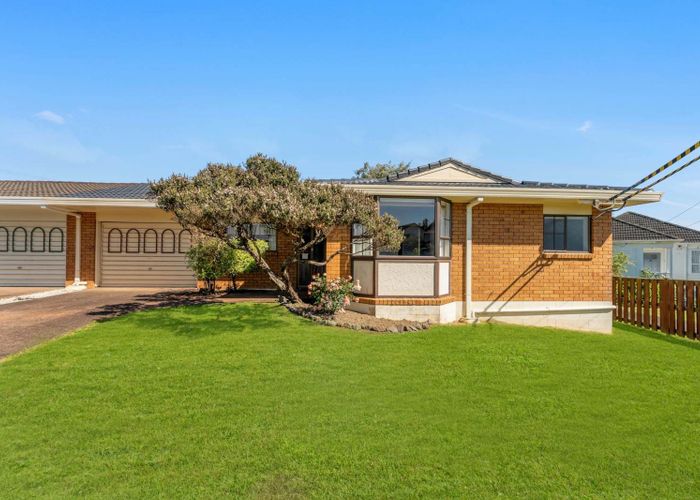  at 2/19 Howell Crescent, Mount Roskill, Auckland City, Auckland