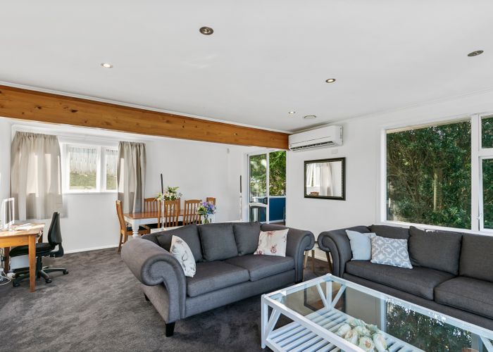  at 6 Hillary Street, Tawa, Wellington