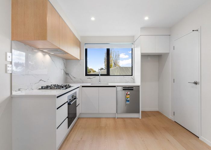  at 2/18 Beatrix Street, Avondale, Auckland City, Auckland