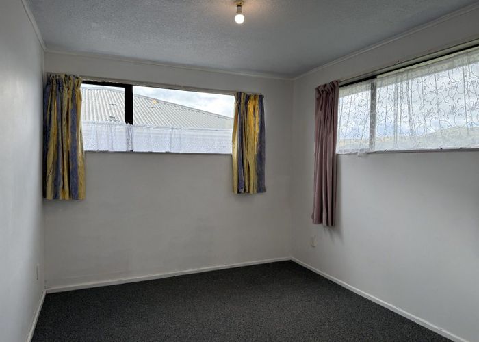  at 10 Somerset Place, Cannons Creek, Porirua, Wellington