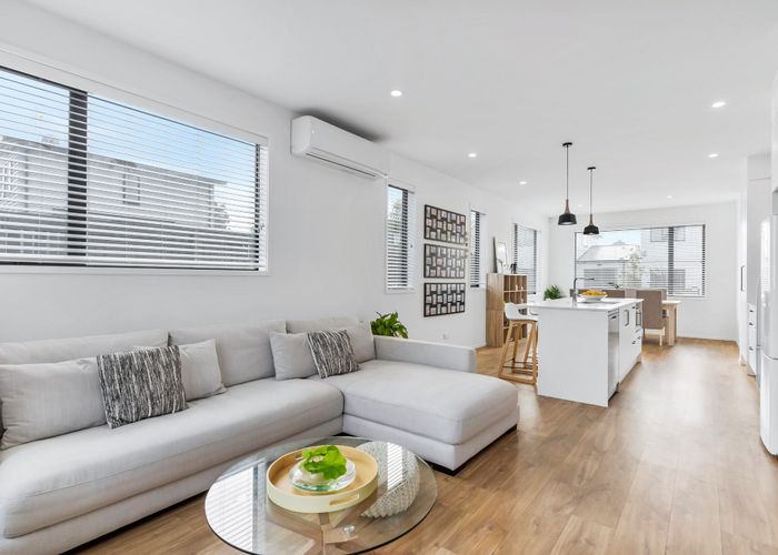  at 3 Kestrel Place, Wai o Taiki Bay, Auckland