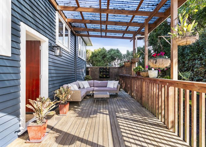  at 1/13 Harrybrook Road, Green Bay, Auckland