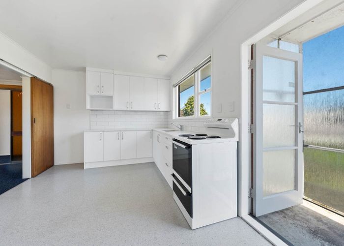  at 2/97 Pah Road, Epsom, Auckland
