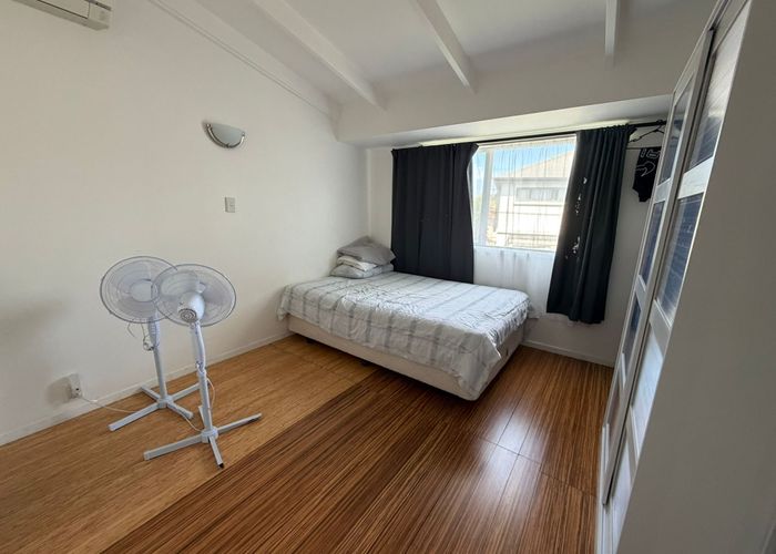  at 48B Roberts Road, Glenfield, North Shore City, Auckland