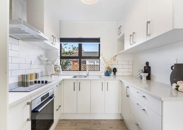  at 2/282 Shirley Road, Papatoetoe, Auckland