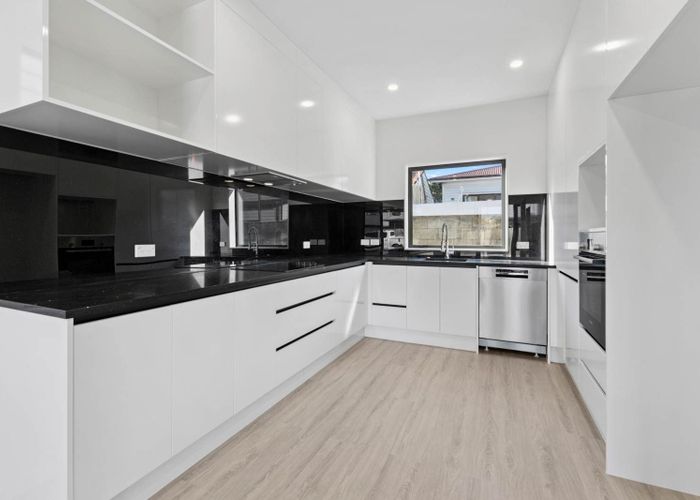  at 2/13 Kimpton Road, Papatoetoe, Manukau City, Auckland