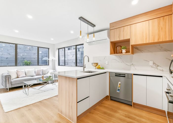  at 5/6 Woodhouse Place, West Harbour, Waitakere City, Auckland