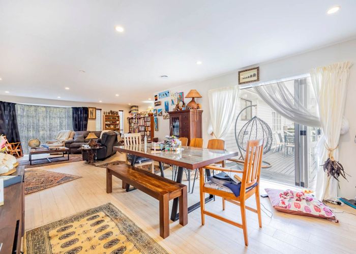  at 664 Beach Road, Browns Bay, Auckland