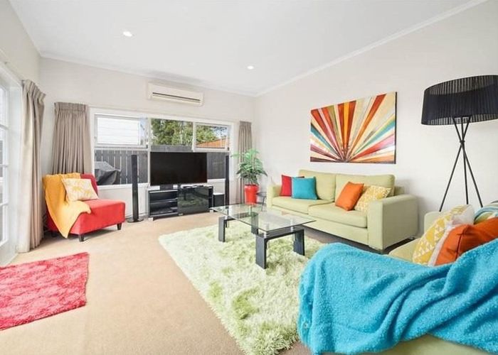  at 8 Arrow Road, Forrest Hill, North Shore City, Auckland