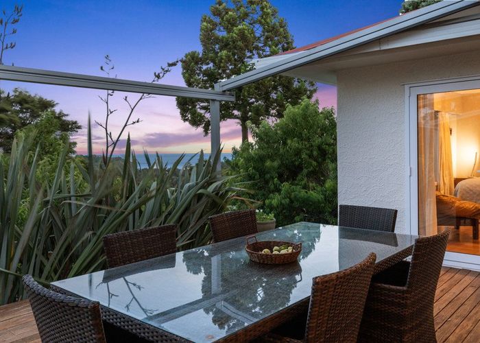  at 77 Minnehaha Avenue, Titirangi, Waitakere City, Auckland