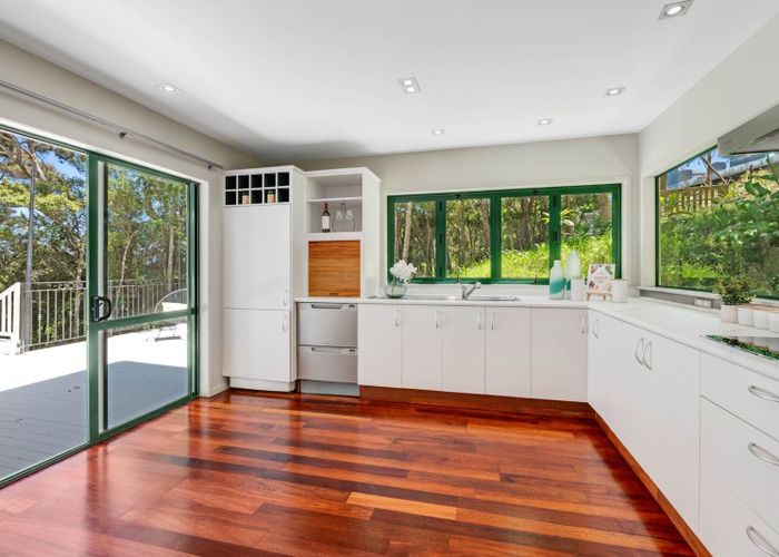  at 100 Hadfield Street, Beach Haven, North Shore City, Auckland