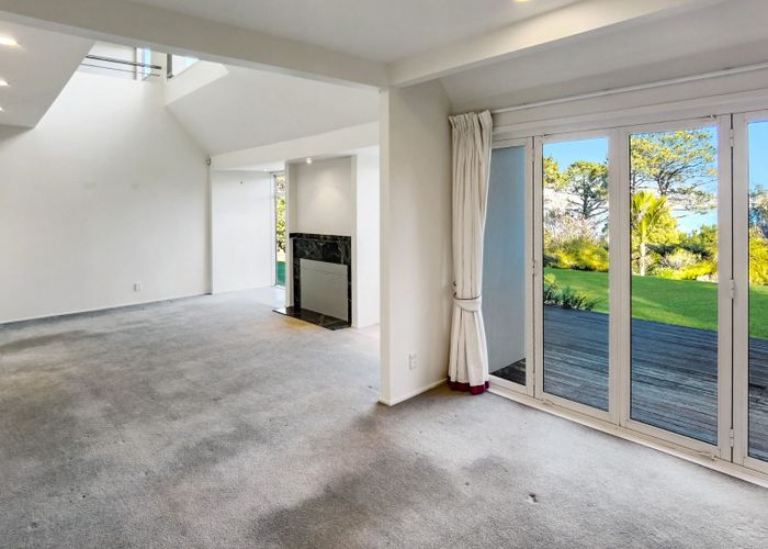  at 99 Onetaunga Road, Chatswood, Auckland