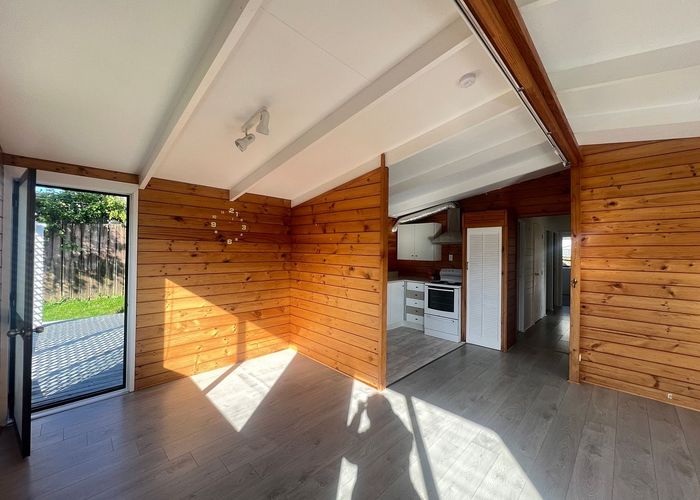  at 1/9 Thistledew Place, Bayview, Auckland