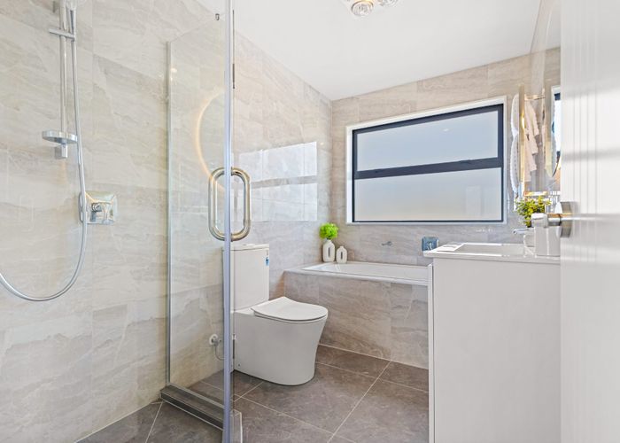  at 68 Sunnynook Road, Sunnynook, North Shore City, Auckland