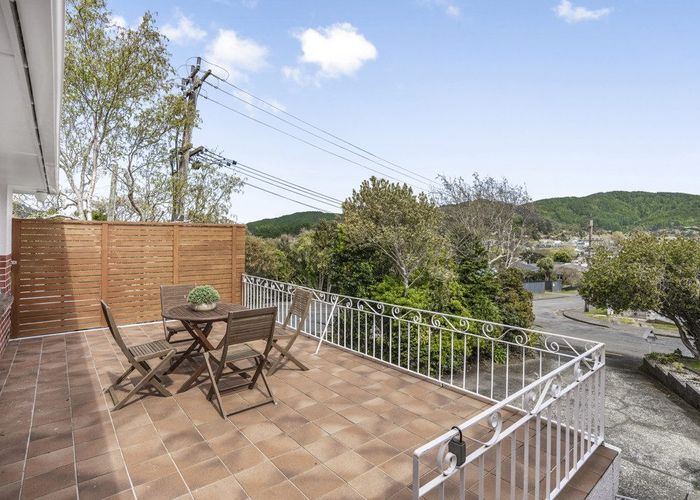  at 2 Isabel Grove, Wainuiomata, Lower Hutt