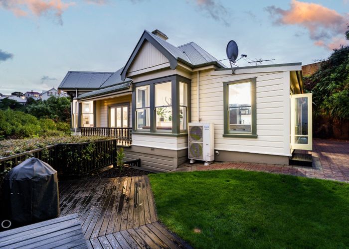  at 3 Strathmore Crescent, Roslyn, Dunedin, Otago