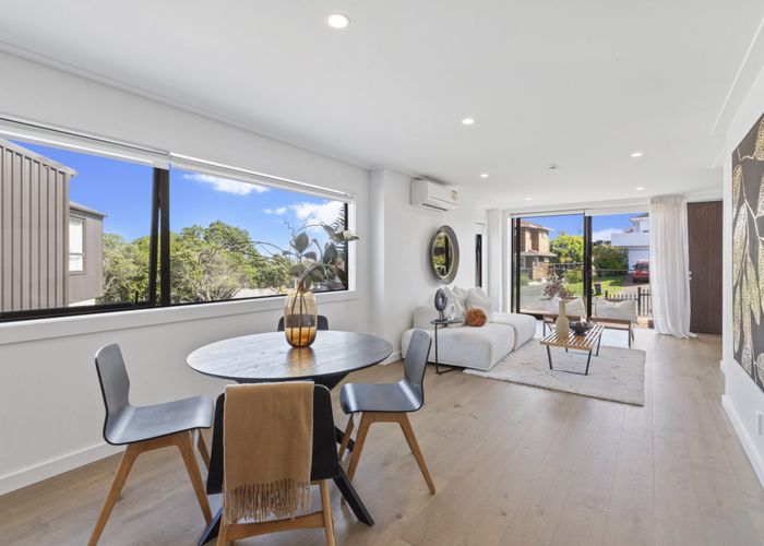  at 12/98-100 Walker Road, Point Chevalier, Auckland City, Auckland