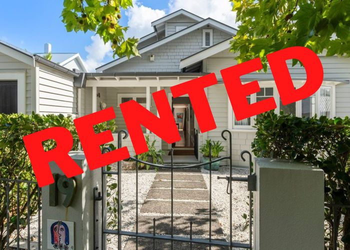  at 19 North Avenue, Narrow Neck, Auckland
