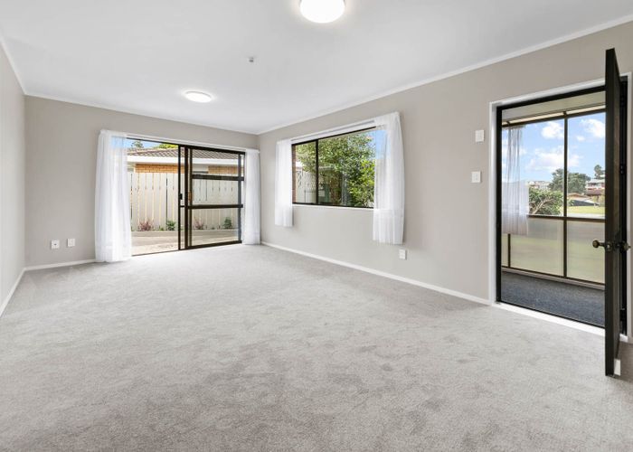  at 1/5 Annette Avenue, Te Atatu South, Waitakere City, Auckland