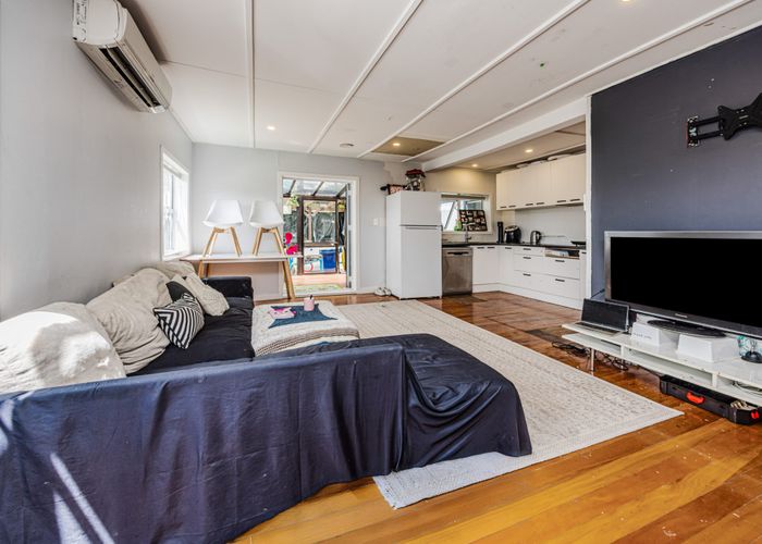  at 156 Rathgar Road, Henderson, Waitakere City, Auckland